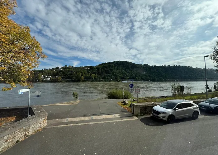 Fluss Und Ruhe